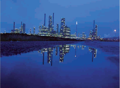 Crude Oil Refinery Total