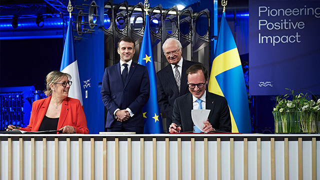 Signing a letter of intent establishing collaboration between Sweden and France.jpg