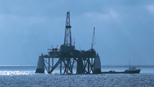 Offshore rig 640x360